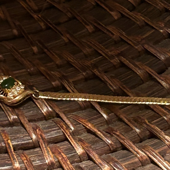 Gold tone immaculate bracelet very versatile it’s  s fun and elegant piece - Picture 5 of 6